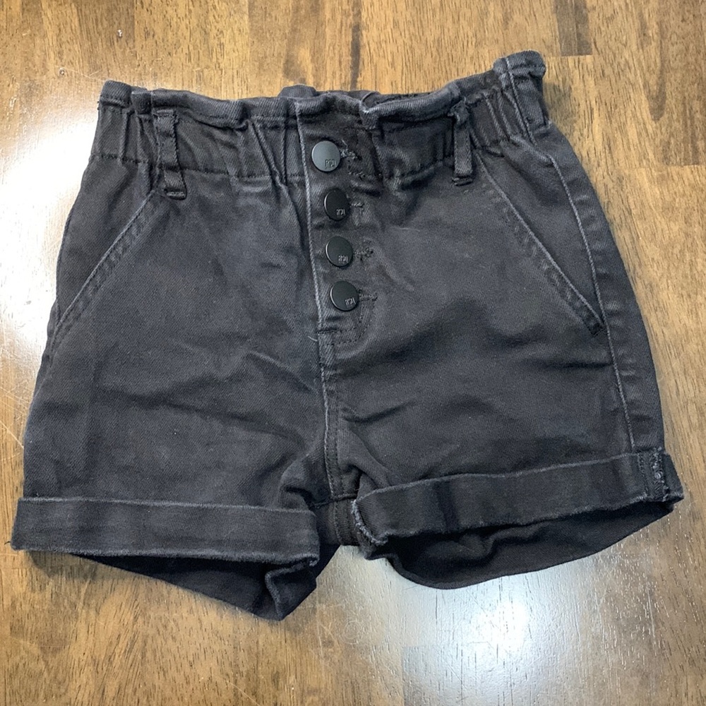 Girls RSQ black paper bag denim shorts (USED)